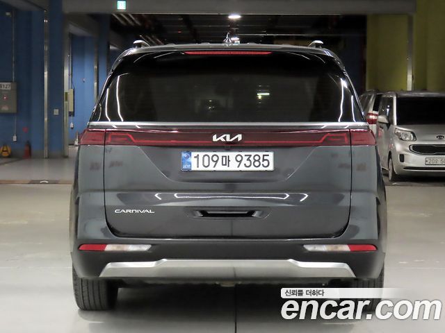 Kia Canival 2022 — photo 3