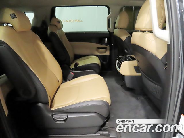 Kia Canival 2022 — photo 9