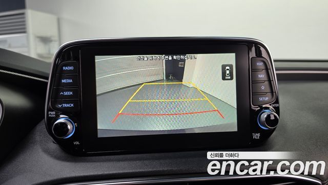 Hyundai Santafe 2019 — photo 21