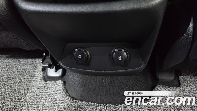 Hyundai Santafe 2019 — photo 28