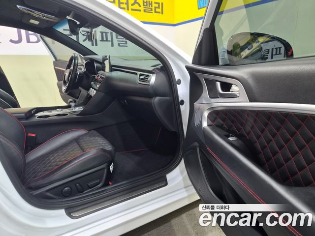 Genesis G70 2018 — photo 10