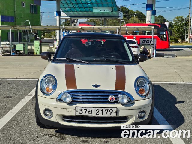 Mini Cooper 2010 — photo 2