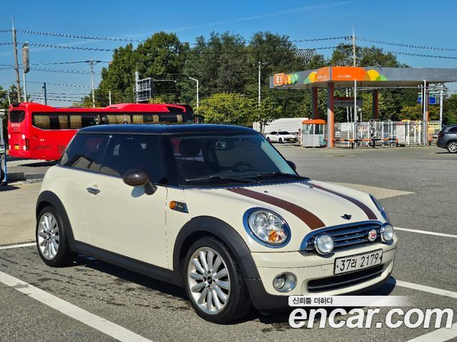 Mini Cooper 2010 — photo 3