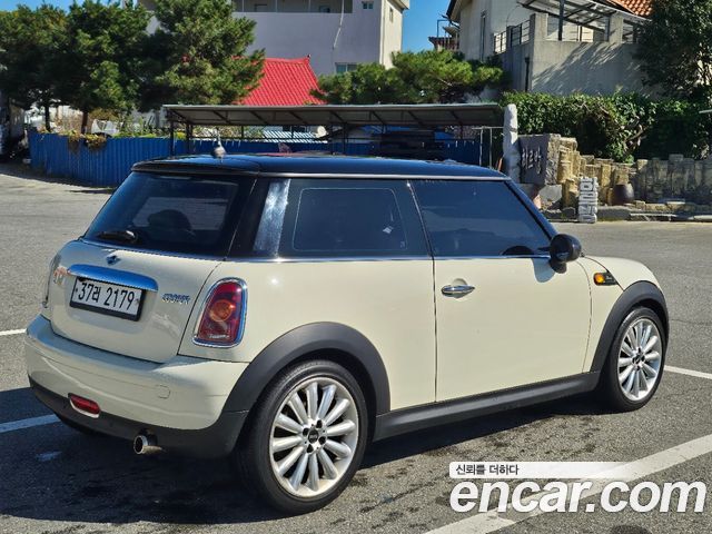 Mini Cooper 2010 — photo 4