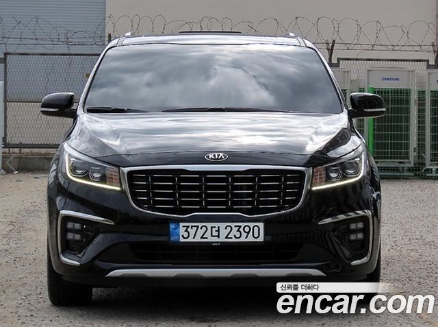 Kia Canival 2019 — photo 2