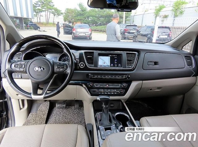 Kia Canival 2019 — photo 8