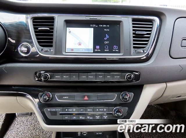 Kia Canival 2019 — photo 12