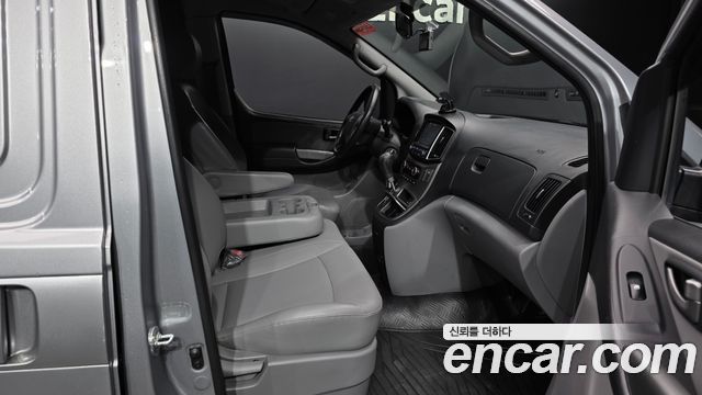 Hyundai Starex 2019 — photo 17