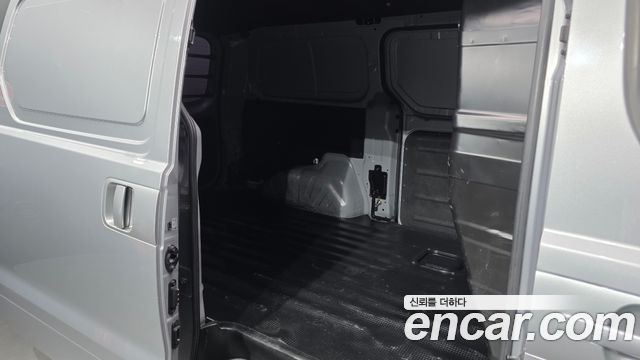 Hyundai Starex 2019 — photo 18