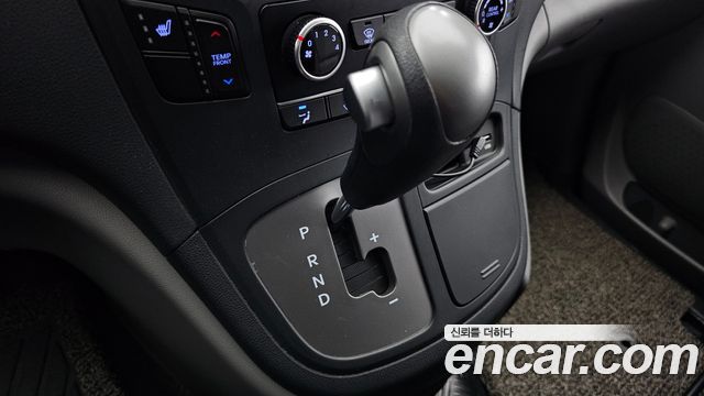 Hyundai Starex 2019 — photo 9