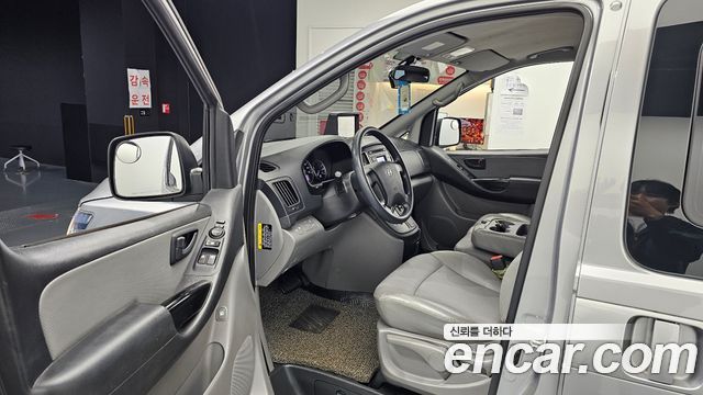 Hyundai Starex 2019 — photo 10