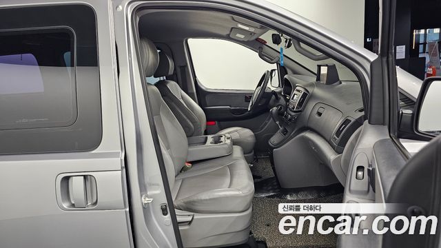 Hyundai Starex 2019 — photo 11