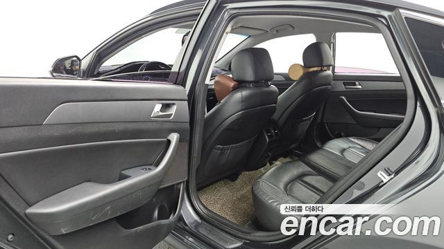 Hyundai Sonata 2018 — photo 16