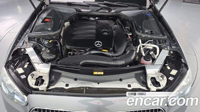 Mercedes-Benz E-Class 2022 — photo 6