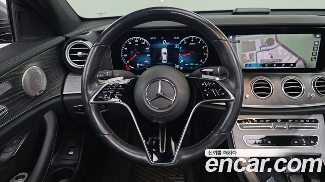 Mercedes-Benz E-Class 2022 — photo 20