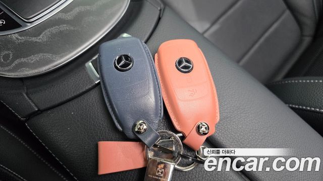 Mercedes-Benz E-Class 2022 — photo 22