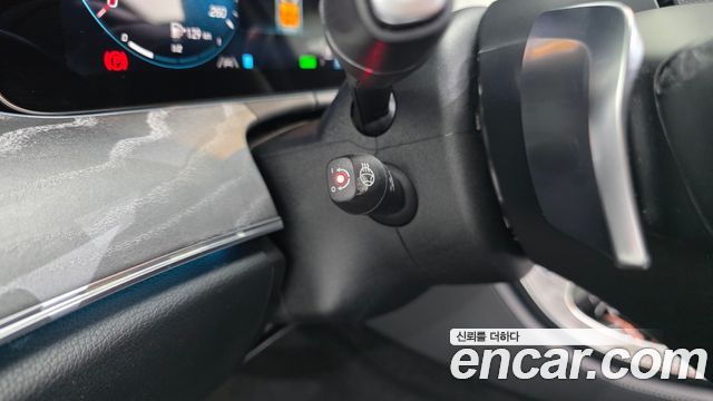 Mercedes-Benz E-Class 2022 — photo 24