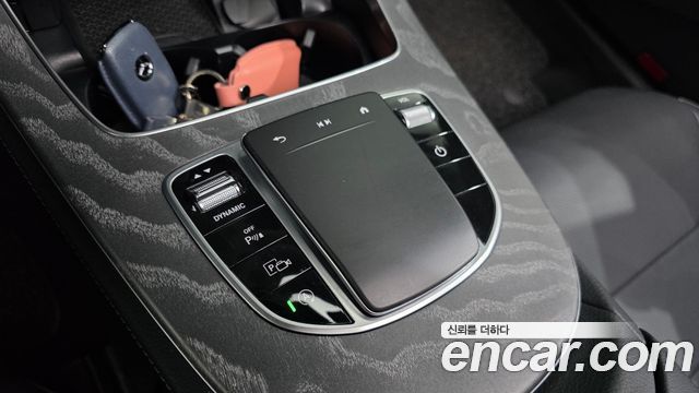 Mercedes-Benz E-Class 2022 — photo 30