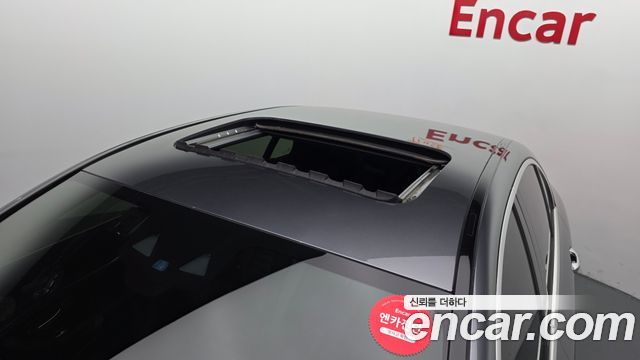 Mercedes-Benz E-Class 2022 — photo 34