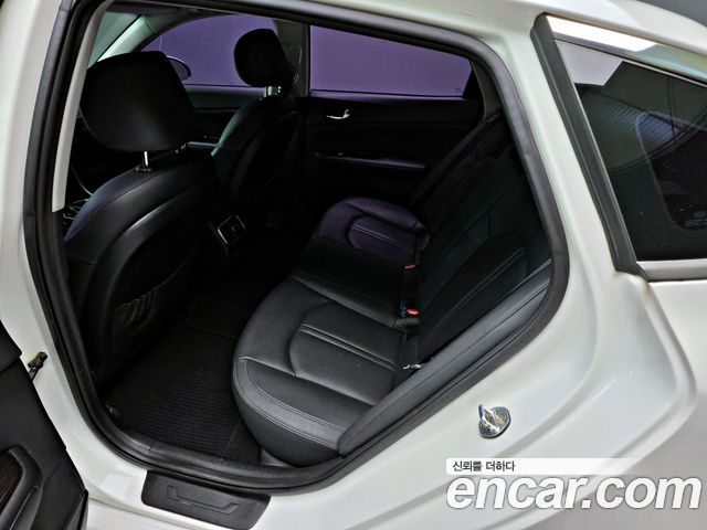Kia K5 2016 — photo 11