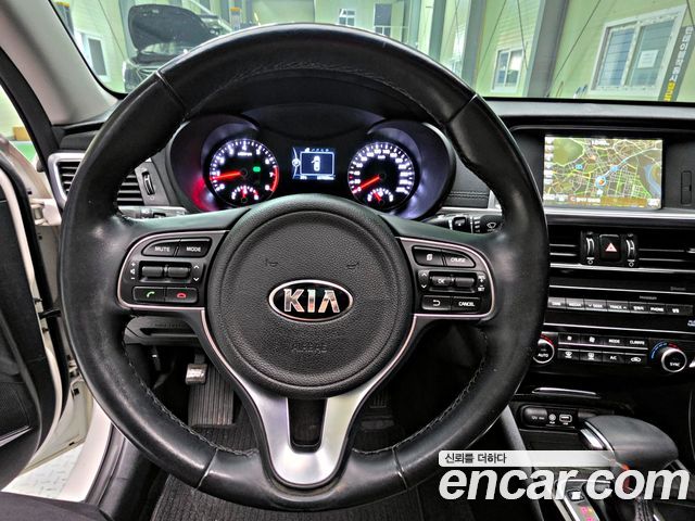 Kia K5 2016 — photo 14