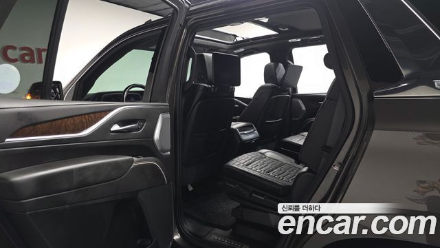 Cadillac Escalade 2021 — photo 18