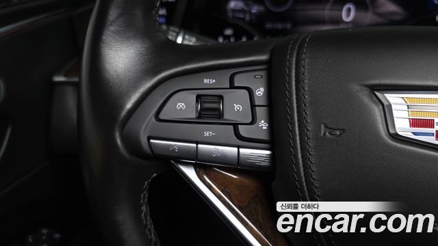 Cadillac Escalade 2021 — photo 31