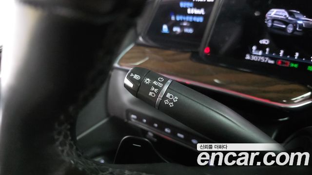 Cadillac Escalade 2021 — photo 35