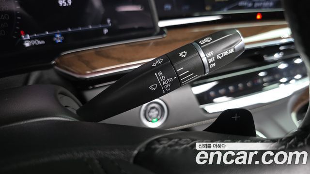 Cadillac Escalade 2021 — photo 40