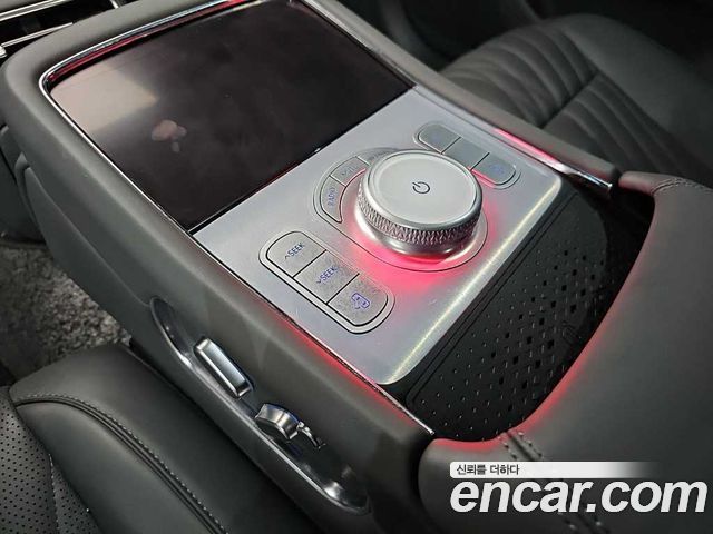 Genesis G90 2023 — photo 13