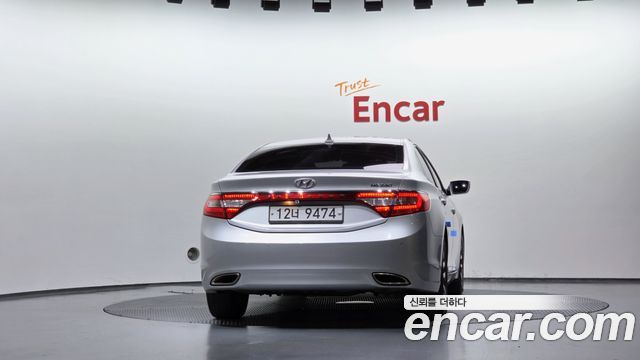Hyundai Grandeur 2011 — photo 4