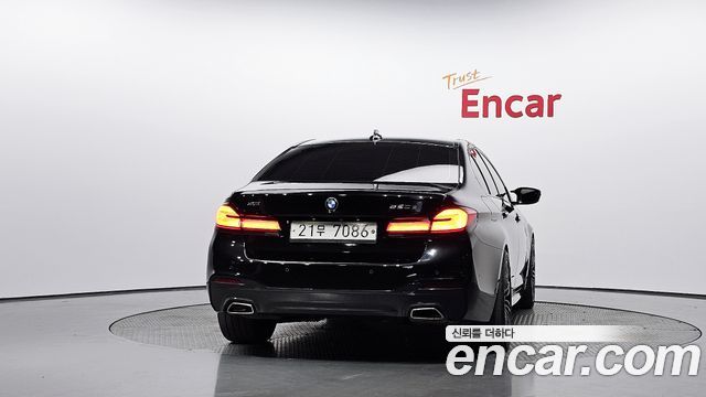 BMW 5-Series 2017 — photo 4