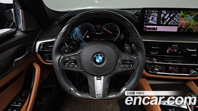 BMW 5-Series 2017 — photo 12