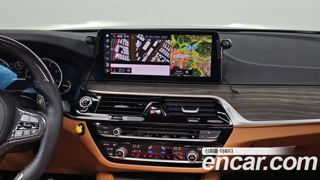 BMW 5-Series 2017 — photo 14