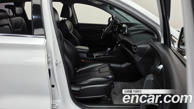 Hyundai Santafe 2019 — photo 11