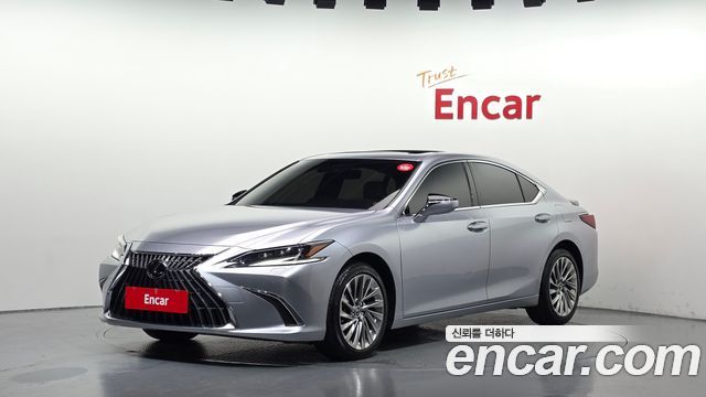 Lexus ES 2025 — photo 1