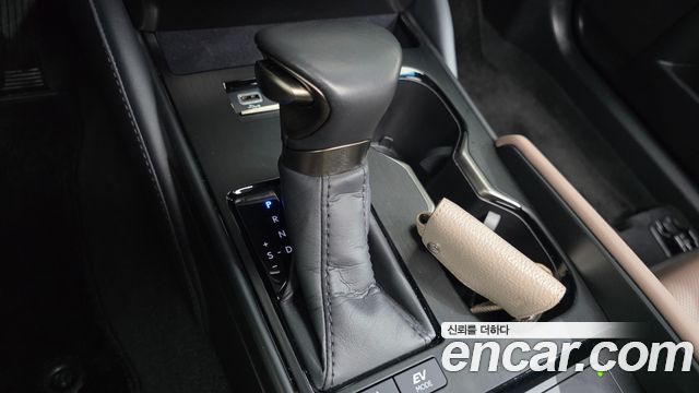 Lexus ES 2025 — photo 12