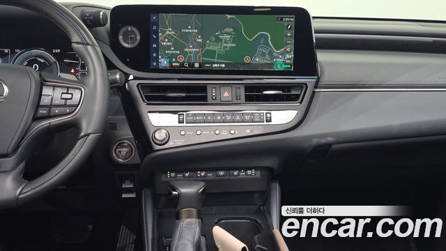 Lexus ES 2025 — photo 19