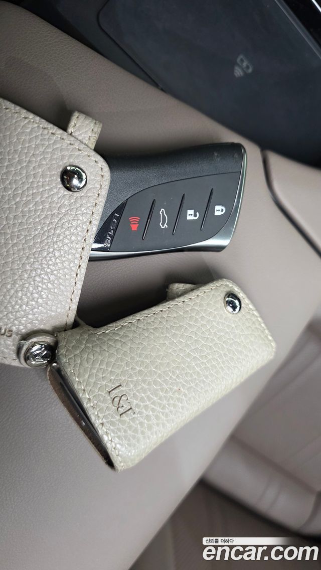 Lexus ES 2025 — photo 22