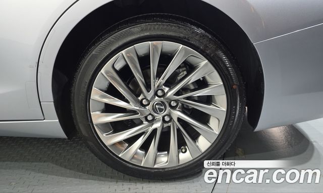 Lexus ES 2025 — photo 7
