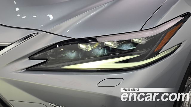 Lexus ES 2025 — photo 8