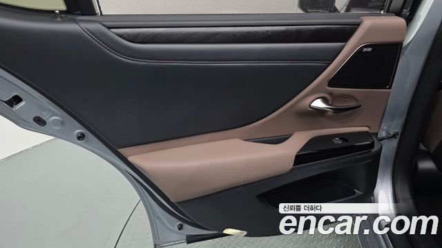 Lexus ES 2025 — photo 15