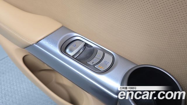 Genesis GV60 2022 — photo 24