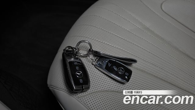 Mercedes-Benz CLS-Class 2020 — photo 22