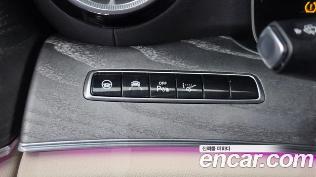 Mercedes-Benz CLS-Class 2020 — photo 27