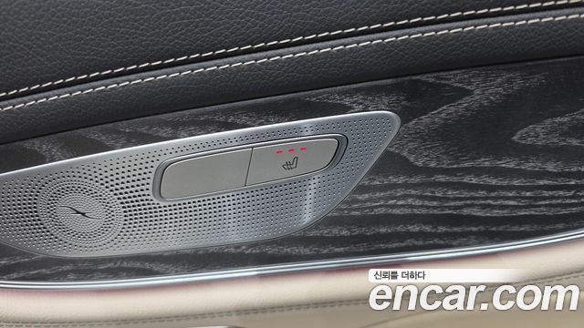 Mercedes-Benz CLS-Class 2020 — photo 30