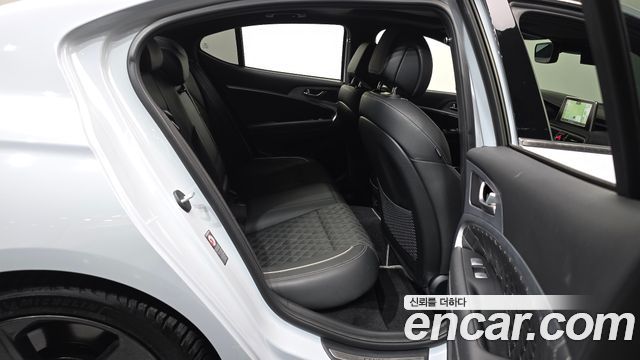 Genesis G70 2019 — photo 18