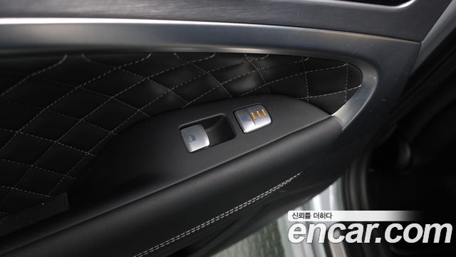 Genesis G70 2019 — photo 24