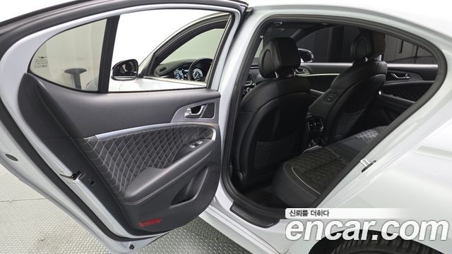 Genesis G70 2019 — photo 16