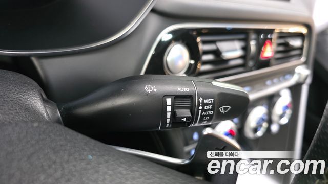 Genesis G70 2019 — photo 28